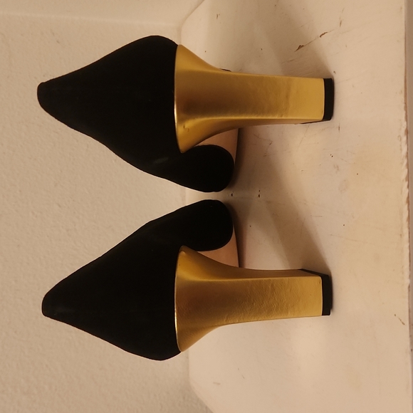 ♤ Vintage Red by Ramon Tenza Black Velvet Heels - Picture 4 of 8